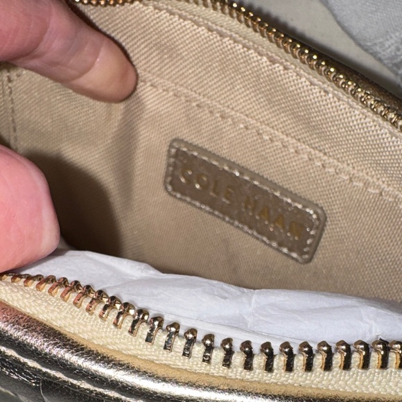 Chic Gold Woven Wristlet Clutch - Picture 2 of 6